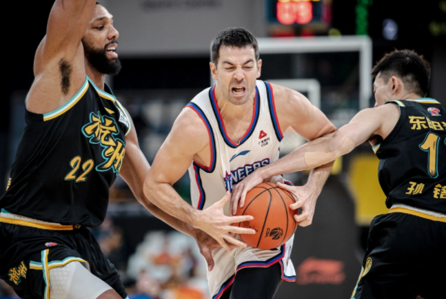 Leyu-包含Uzi与80激战RNG分钟，出色防守胜负难料！，詹姆斯焦点对战比赛高潮迭起的词条-Leyu