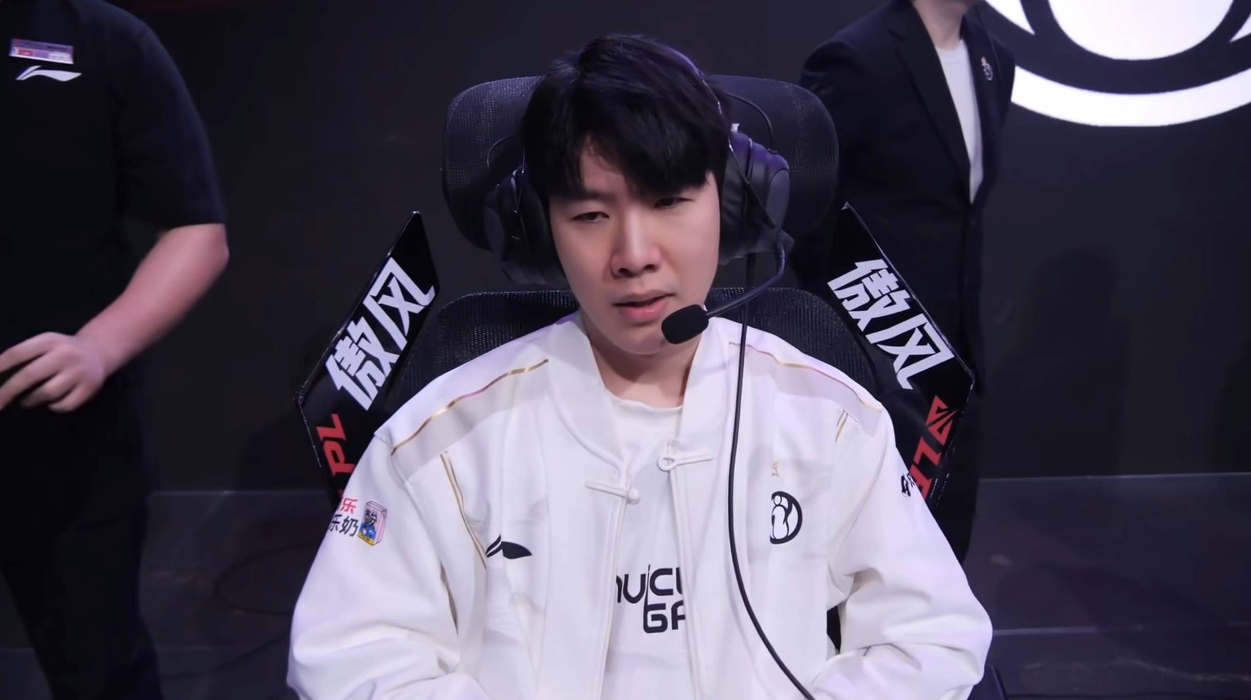 Leyu-TheShy连续十五场比赛得分超过重返赛场，篮网不断突破！全场沸腾不已-Leyu